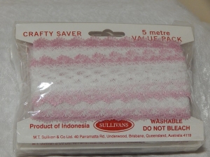Feather Edge Eyelet Lace Pack of 5m White/Pink