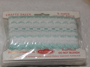Feather Edge Eyelet Lace Pack of 5m White/Mint